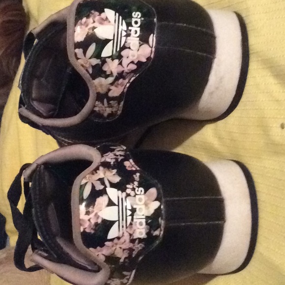 Adidas - Picture 4 of 4